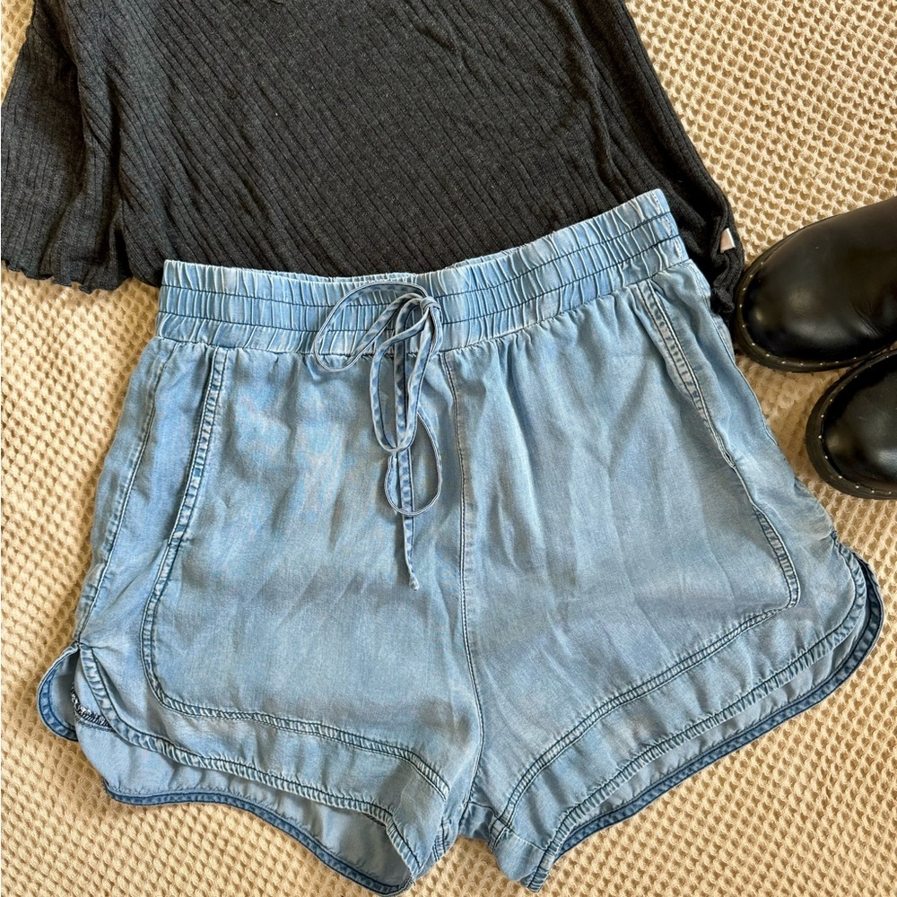 She+Sky Women’s Casual Denim Shorts with Drawstring - Picture 2 of 4